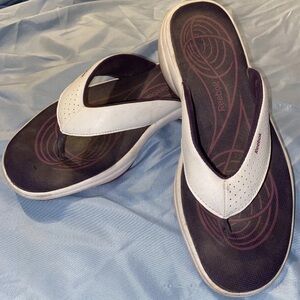 Reebok Simply Tone Flip Flops White & Purple Size 11